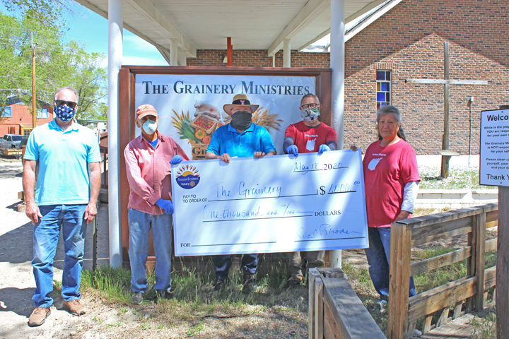 Sunrise Rotary donates to Grainery